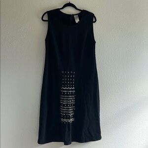 Lilith Black Sleeveless embroidered tunic top, lightweight w/back slit, size L